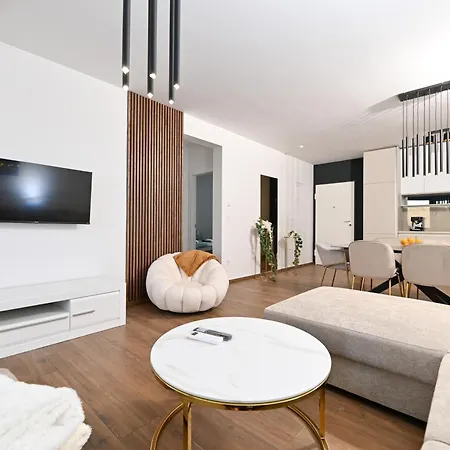 شقة Aldo تروغير